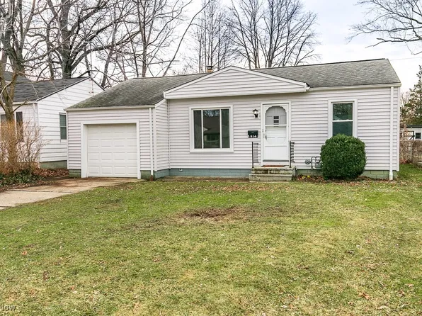914 Waverly Rd, Eastlake, OH 44095