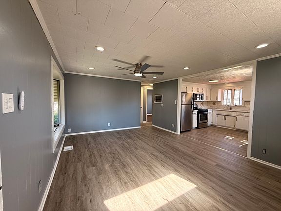 3rd image of 8803 S Kolin Ave
