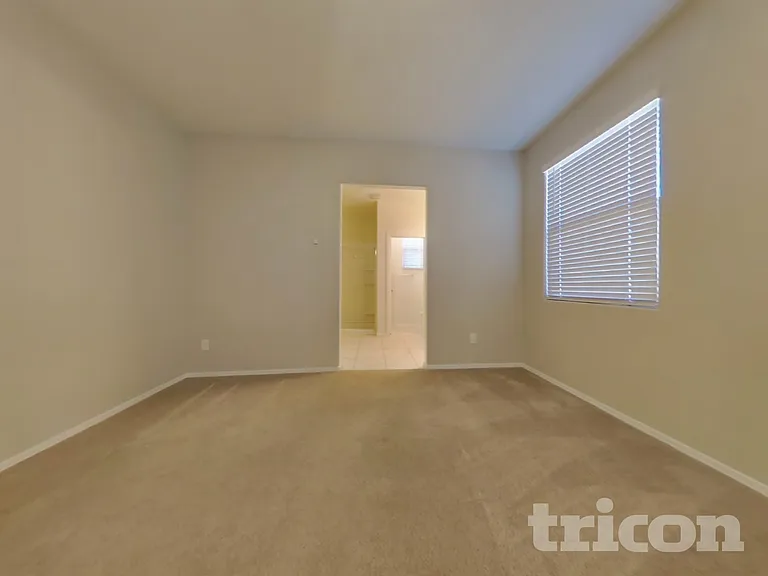 30900 W Picadilly Rd — Photo 7