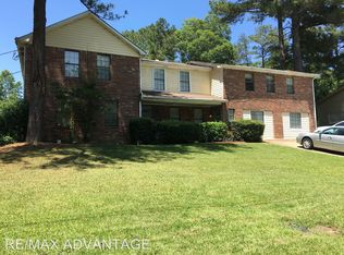 2490 Robinhood Dr, Ellenwood, GA
