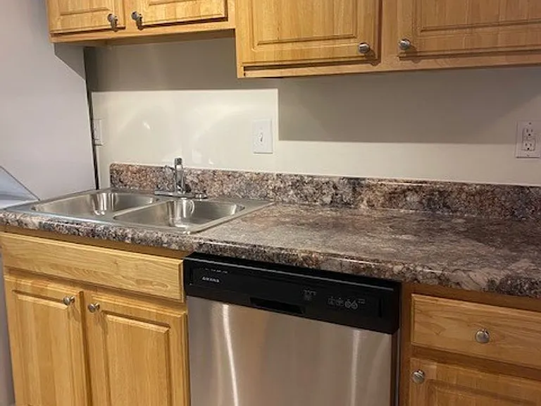 Eastwind Apartments — Photo 17