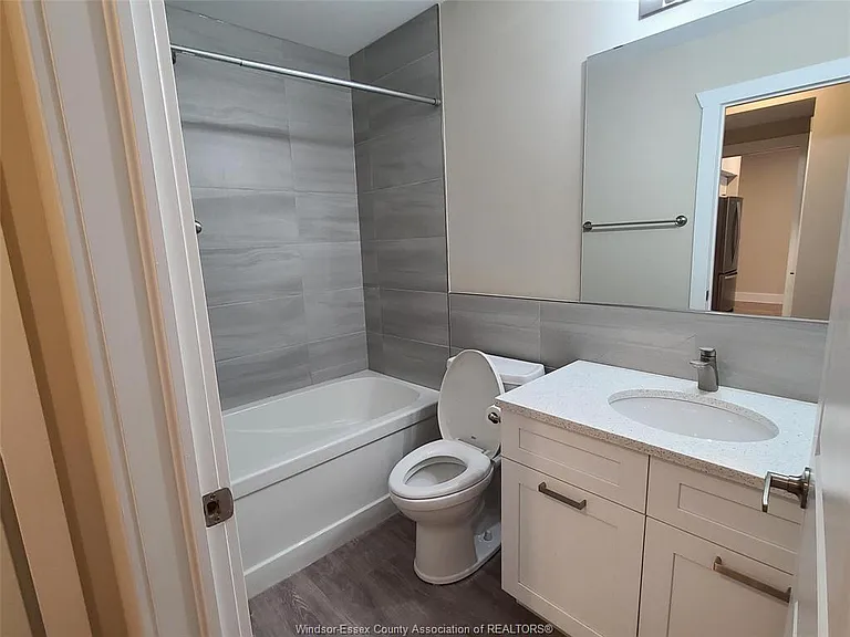 550 Sandison St #35 — Photo 9
