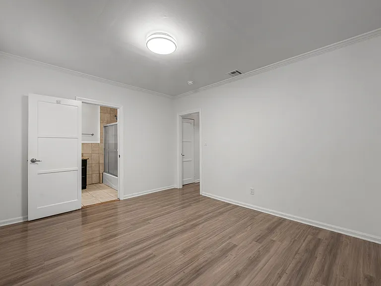 1030 N Spaulding Ave #1030 — Photo 22