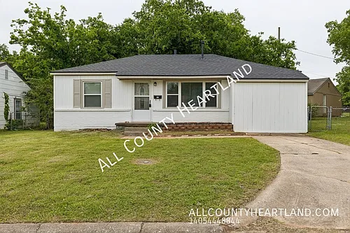 3812 SE 25th St Photo 1