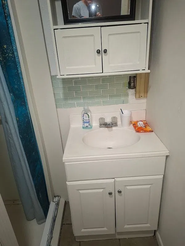 1 bed, 1.0 bath, 385 sqft, $550 — Photo 1