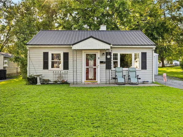 9 Barham Ave, Waterloo, NY 13165