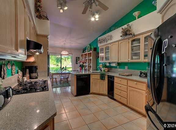 4th image of 1520 Glenwood Dr