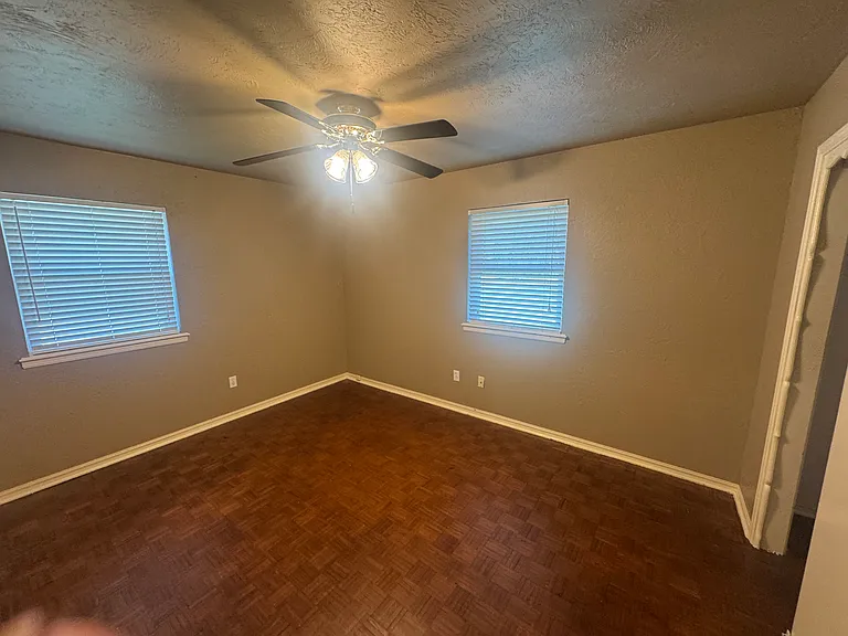 1825 S Rankin St — Photo 2