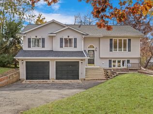 25911 W Highpoint Rd, Ingleside, IL 60041