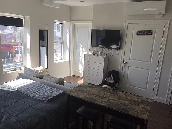 4th image of 194 Shirley Ave #4
