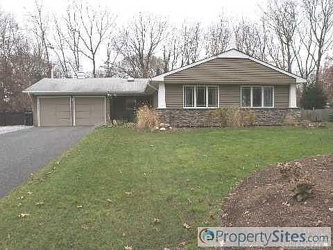 1st image of 3 Sedgewick Ln