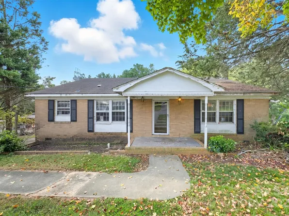 2925 Crescent Ln, Gastonia, NC 28052