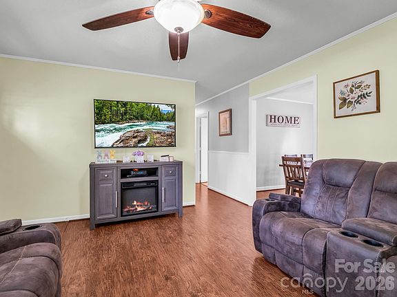 4th image of 242 Cedar Ln