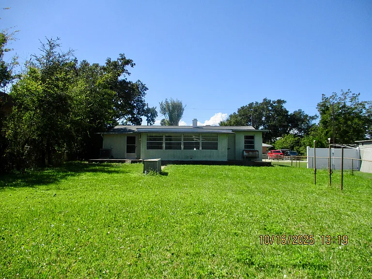 331 Clifton Ave — Photo 17