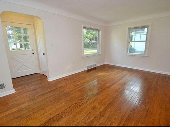 2nd image of 1246 Kensington Dr