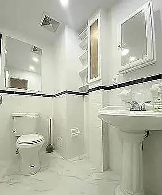 Rented by Voro Purple LLC | media 7