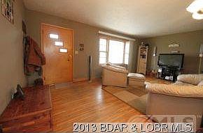 Living room w/Hardwood