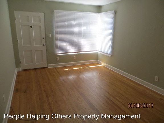 3rd image of 4427 48th St