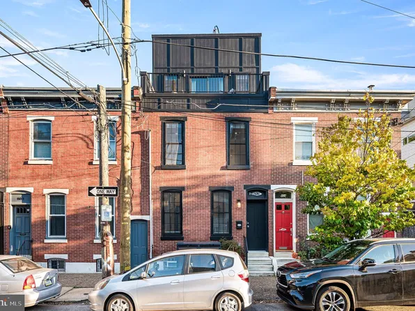 806 Moyer St, Philadelphia, PA 19125