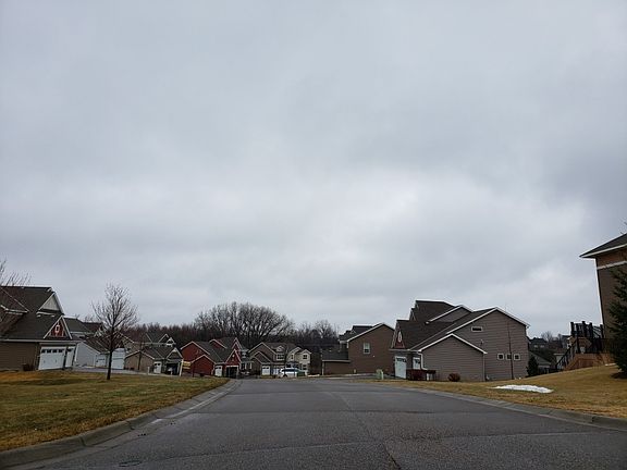 4th image of 10800 Knollwood Ln