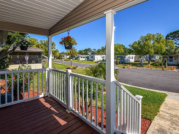 4th image of 734 Marshall Cir