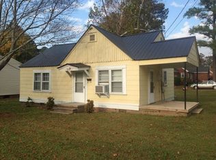 219 E James St, Mount Olive, NC 28365
