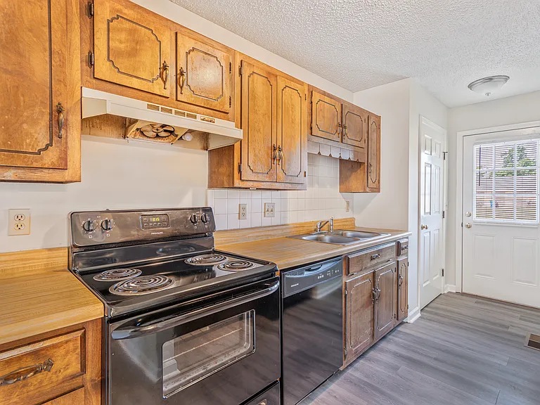 1724 McGregor Ct #1 — Photo 6