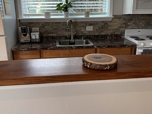 5th image of 5113 Presley Dr
