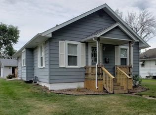 802 W Pearl St, Knoxville, IA 50138