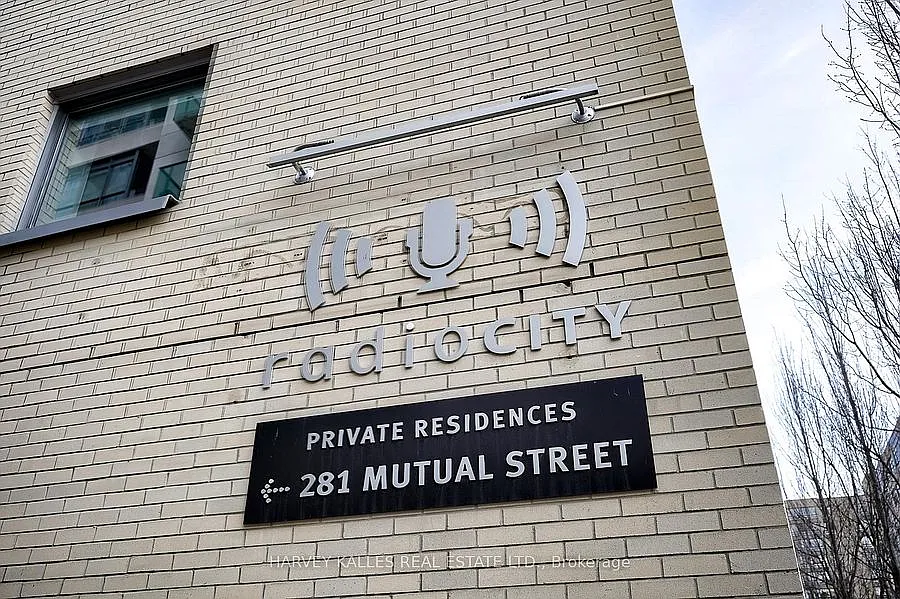 281 Mutual (Radio City) — Photo 2