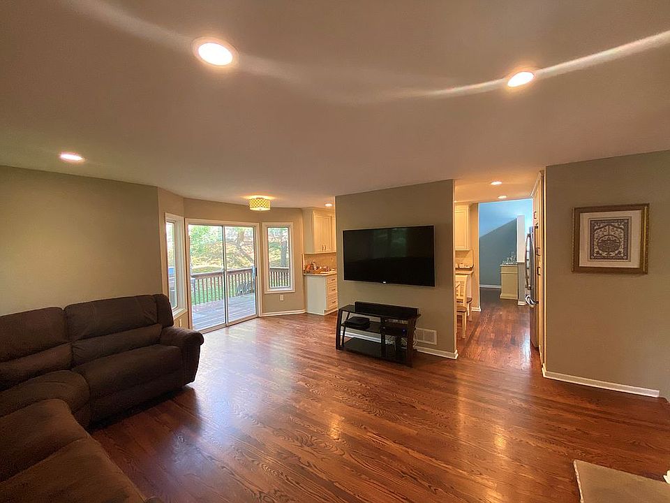 FamRm-Fireplace 14.5' x 20'