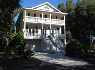 90 Davis Love Dr, Fripp Island, SC 29920