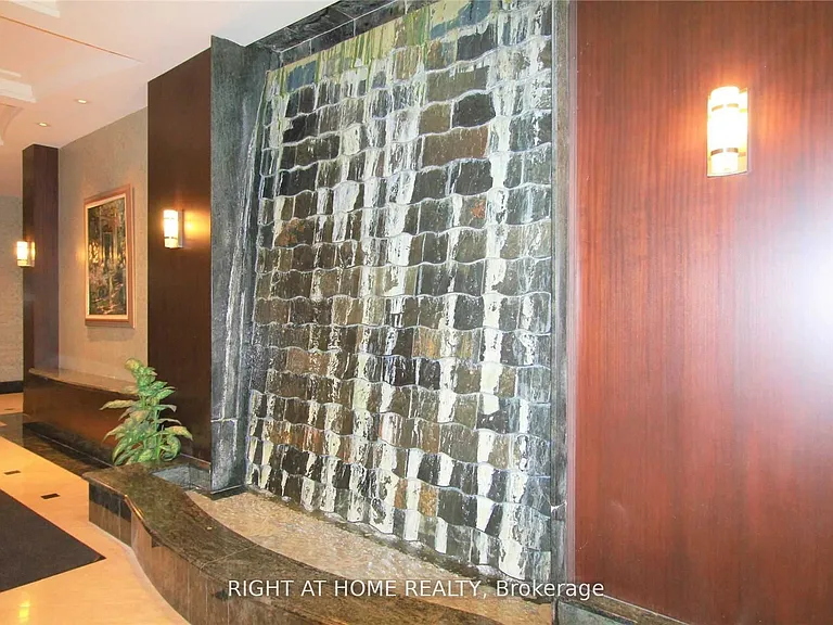 1883 McNicoll Ave #519 — Photo 8