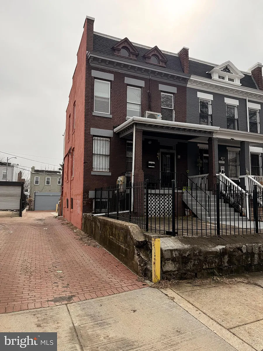 Building Photo - 600 Keefer Pl NW #3