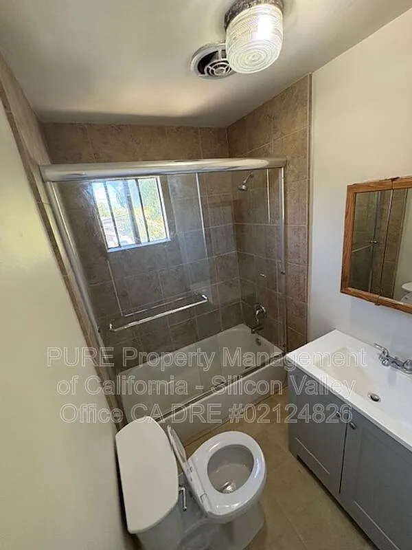 Building Photo - 79 N 10th St #1