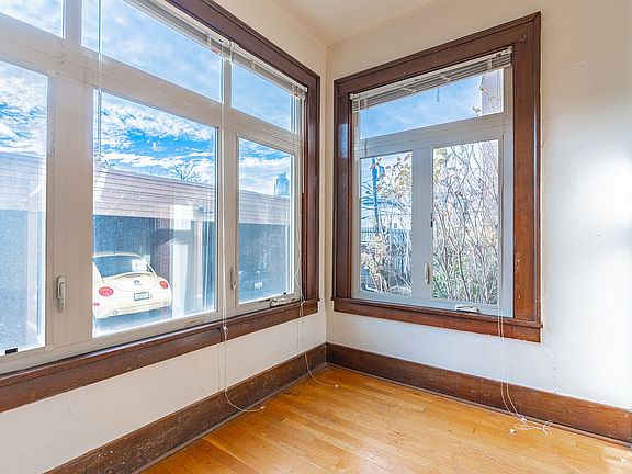 5th image of 1630 Boylston Ave #1-105