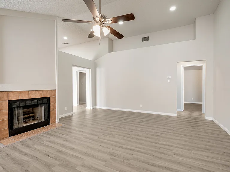 14118 George Rd — Photo 2