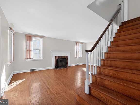 3rd image of 7422 Elizabeth Rd