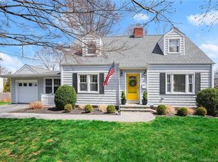 14 Applegate Rd, Fairfield, CT 06825