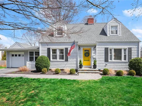 14 Applegate Road, Fairfield, CT 06825