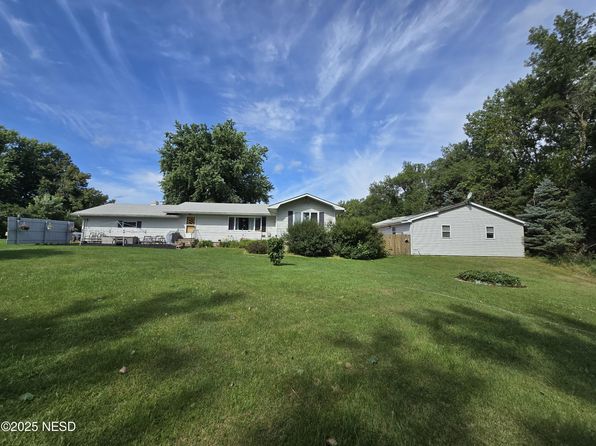 17893 471st Ave, Clear Lake, SD 57226