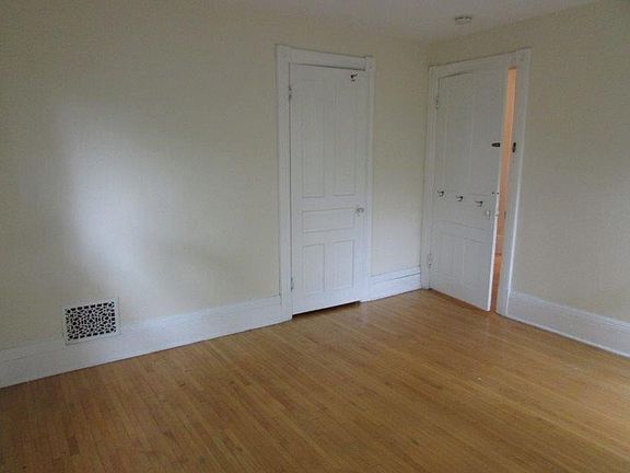 3rd image of 1628 Winnebago St #2