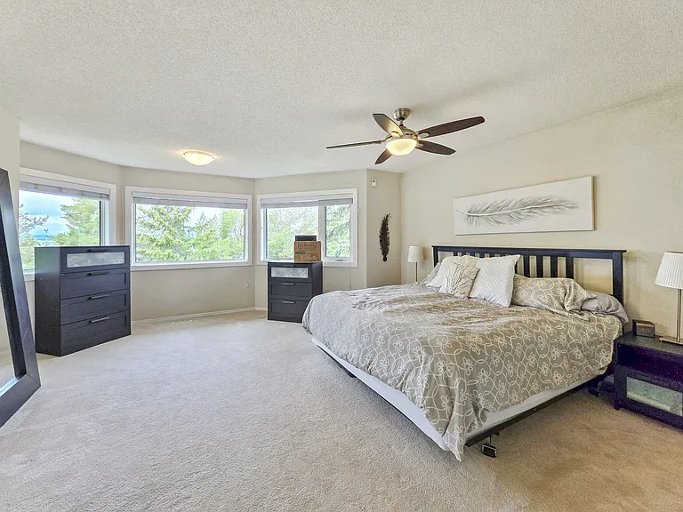 138 Mount Robson Close SE — Photo 27