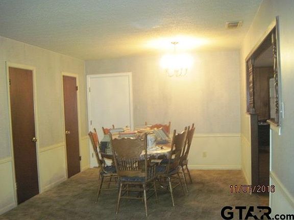 3rd image of 204 Parkdale Dr W