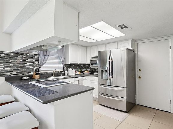 5th image of 2304 Oakmere Dr