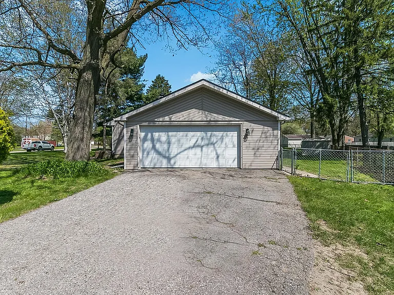 35099 Donnelly St — Photo 18