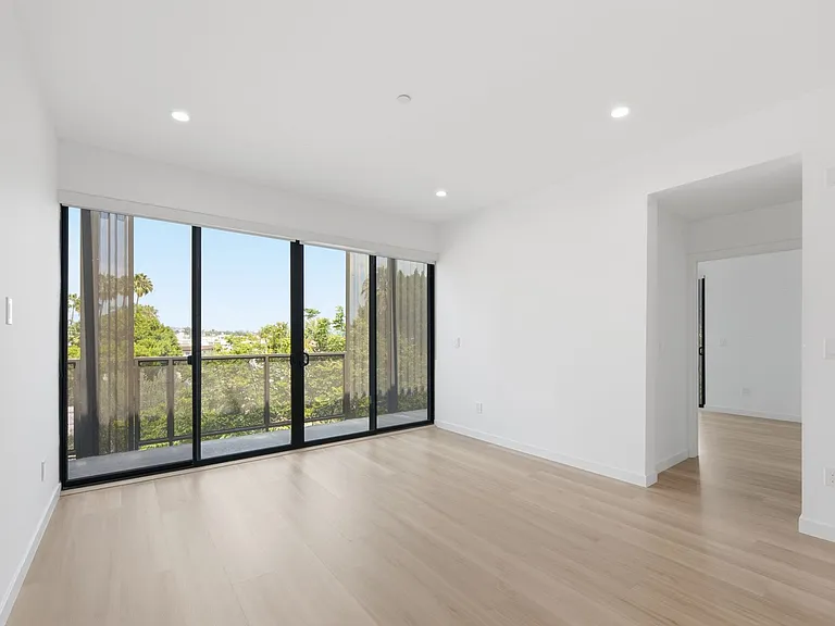TALA Residences at 829 Larrabee Street — Photo 15