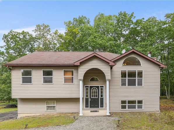 139 Summerton Cir, East Stroudsburg, PA 18301