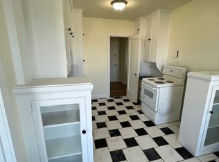 Broadmoor, Tacoma, WA 98402