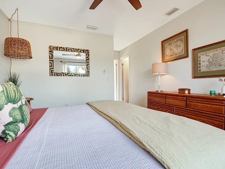 660 Aquatic Dr — Photo 35